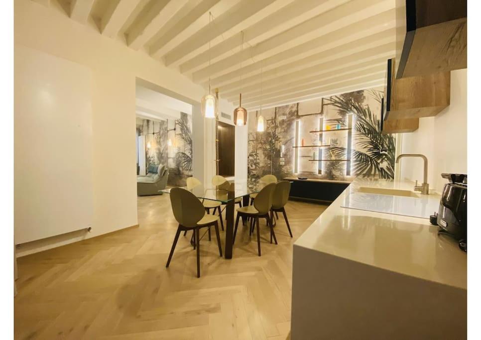 Sweet Time Venice, Luxury San Marco Frezzaria Apt! エクステリア 写真